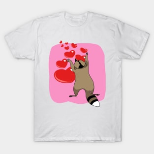 Raccoon in love T-Shirt